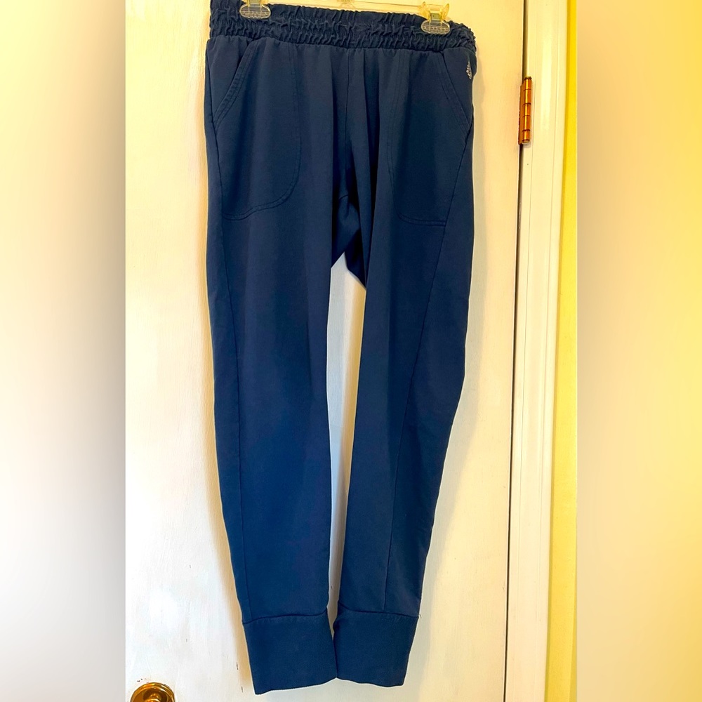 Free people FP movement Blue navy joggers sweat pants Athleisure size Large